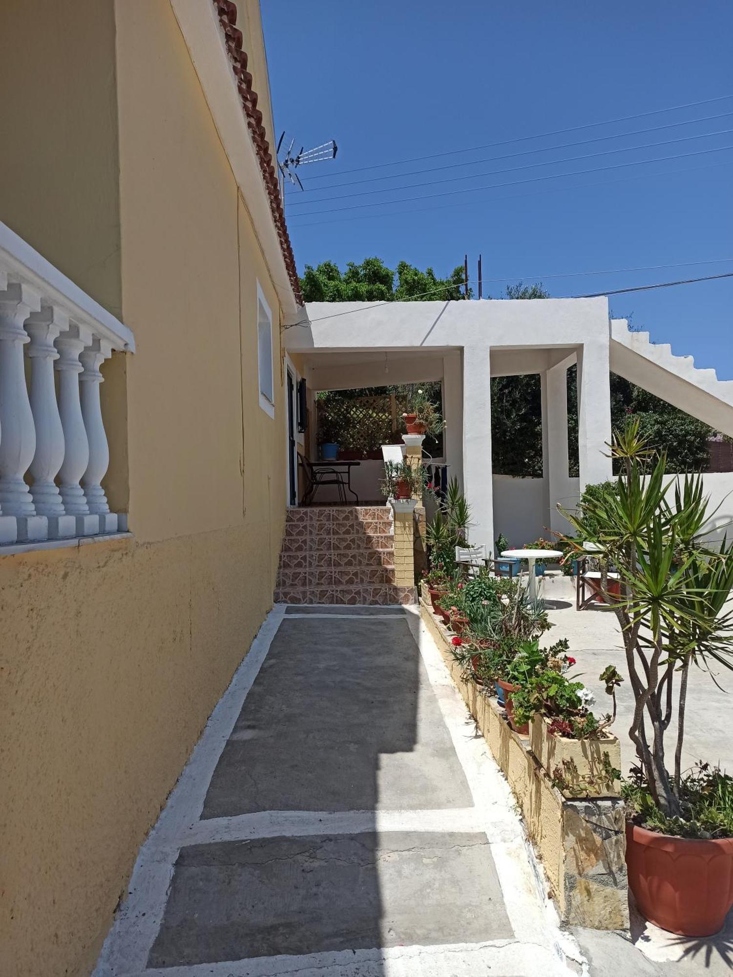 Апартаменты Dimitris House Petriti Экстерьер фото